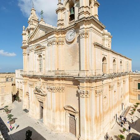 Palazzo 16Th Century Mdina, Opposite St Paul'S Cathedral By 360 Estates Apartment Екстериор снимка