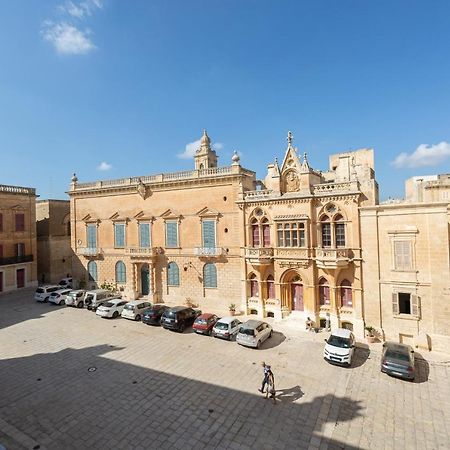 Palazzo 16Th Century Mdina, Opposite St Paul'S Cathedral By 360 Estates Apartment Екстериор снимка