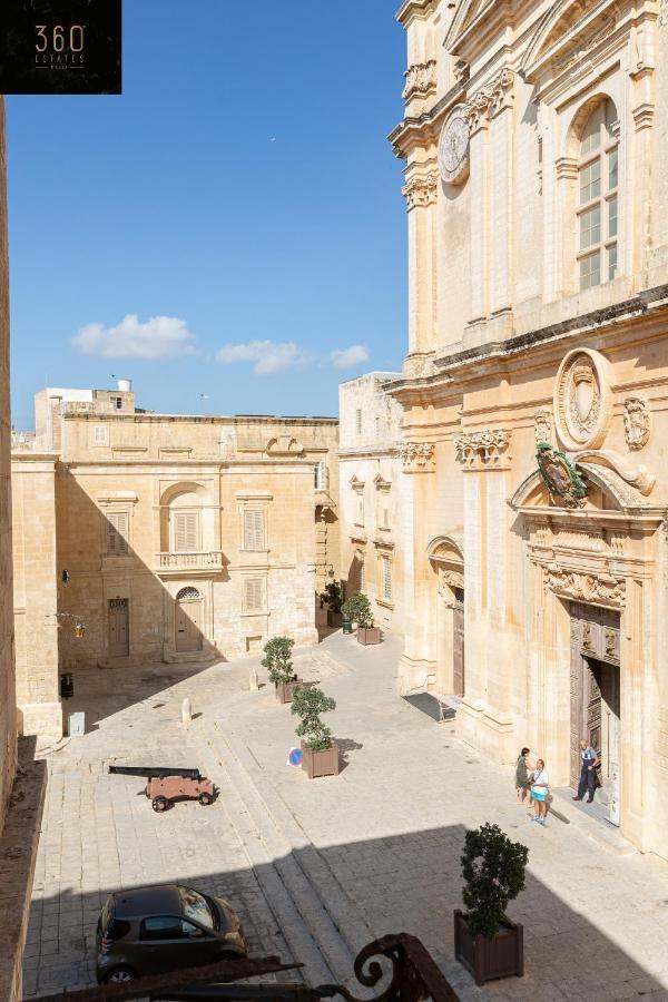 Palazzo 16Th Century Mdina, Opposite St Paul'S Cathedral By 360 Estates Apartment Екстериор снимка