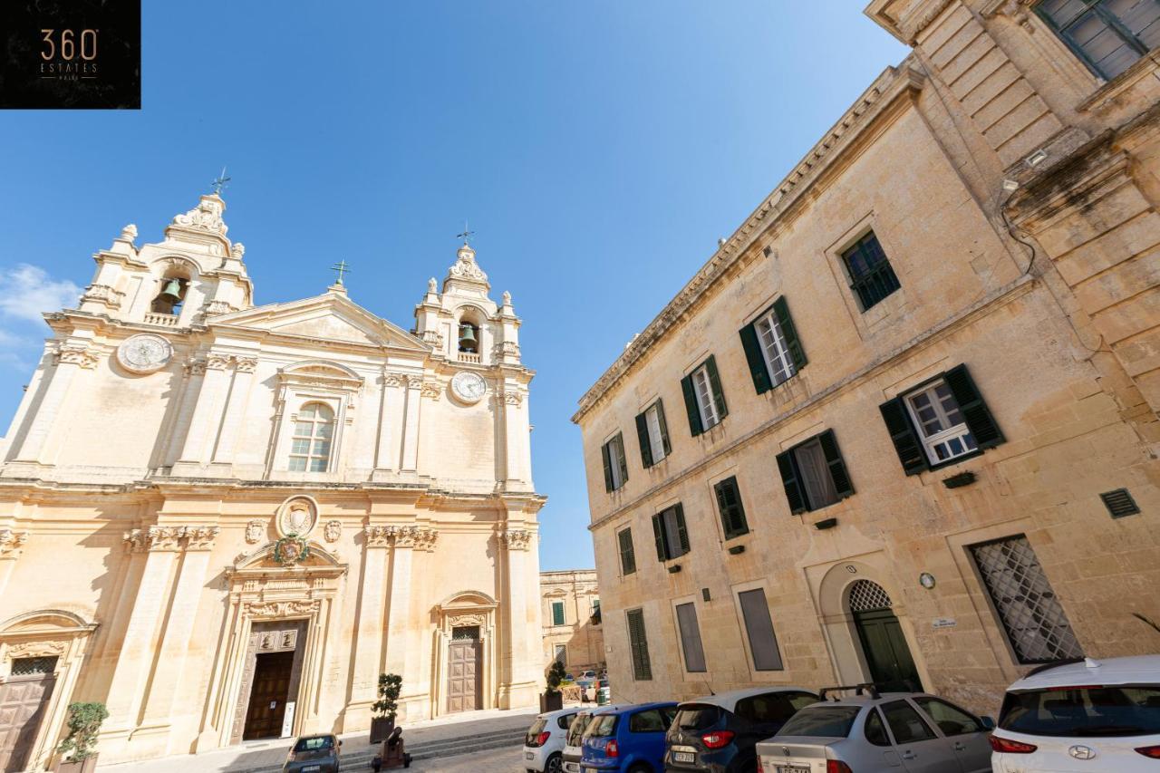 Palazzo 16Th Century Mdina, Opposite St Paul'S Cathedral By 360 Estates Apartment Екстериор снимка